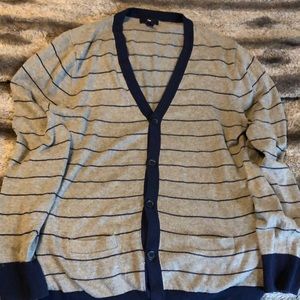Lightweight Gap gray/navy v-neck cardigan